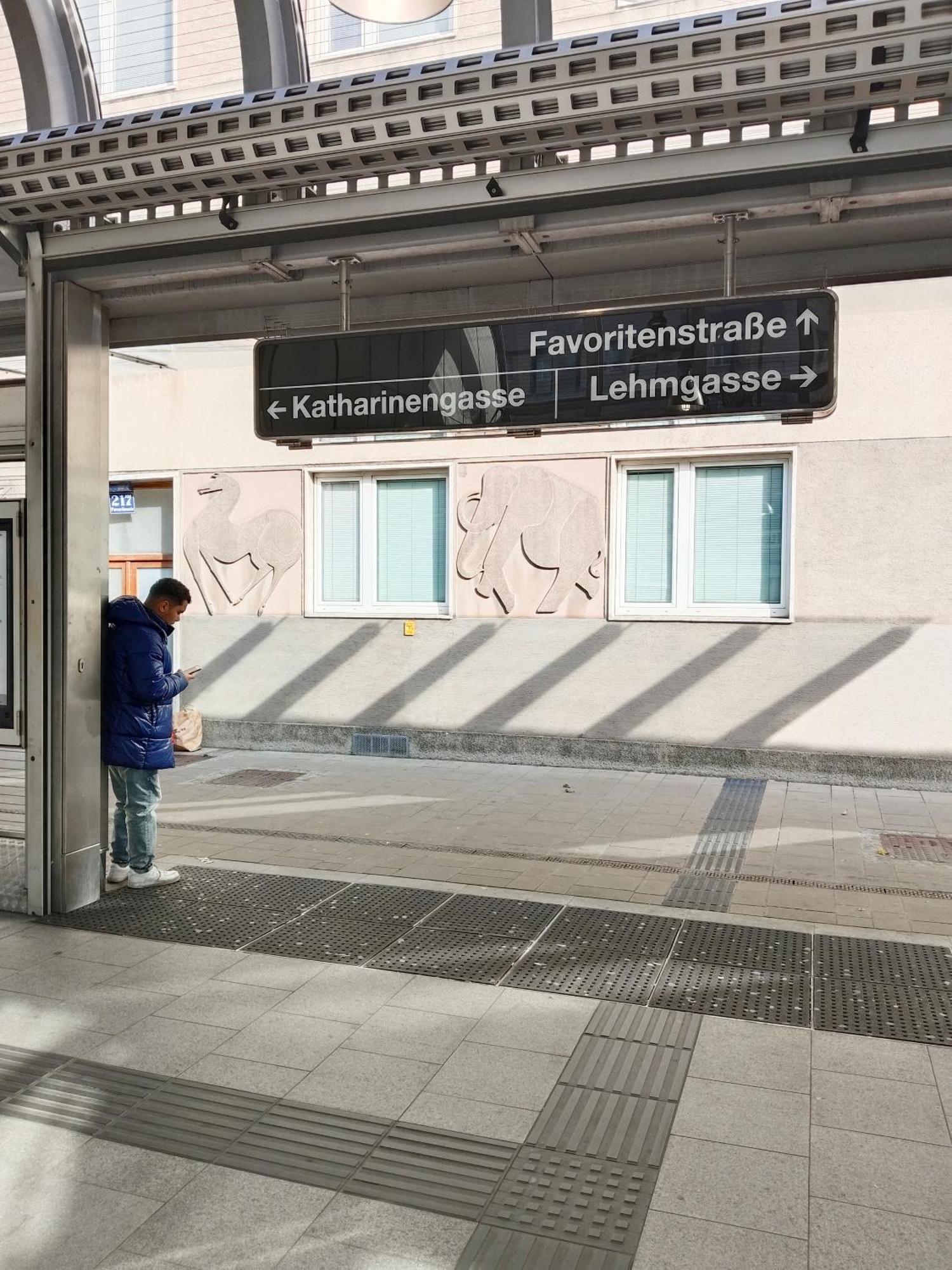 Albergue Favorit-rooms Direkt Metro-u1 Connection To Centralstation And City-center