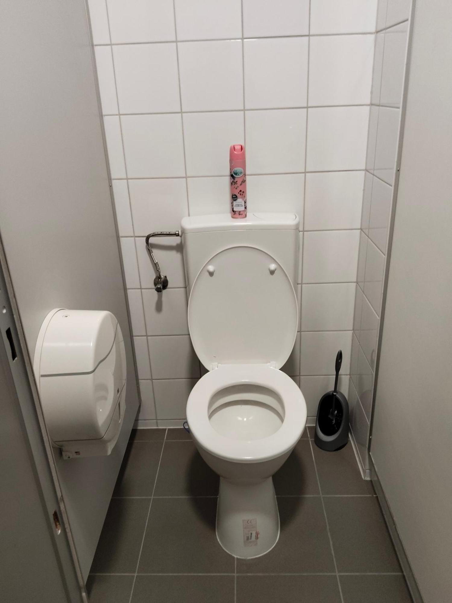 Albergue Favorit-rooms Direkt Metro-u1 Connection To Centralstation And City-center Viena