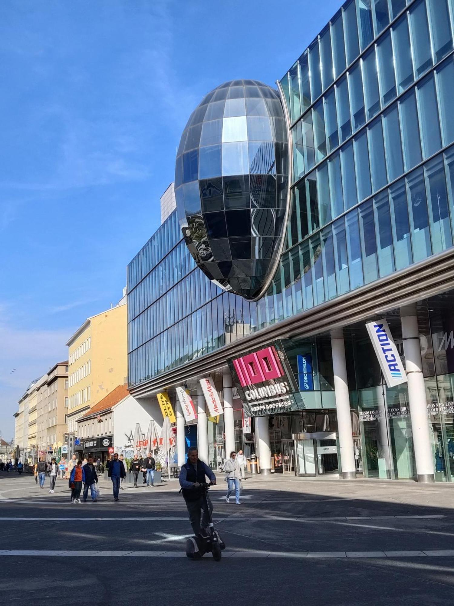 Favorit-rooms Direkt Metro-u1 Connection To Centralstation And City-center Albergue *