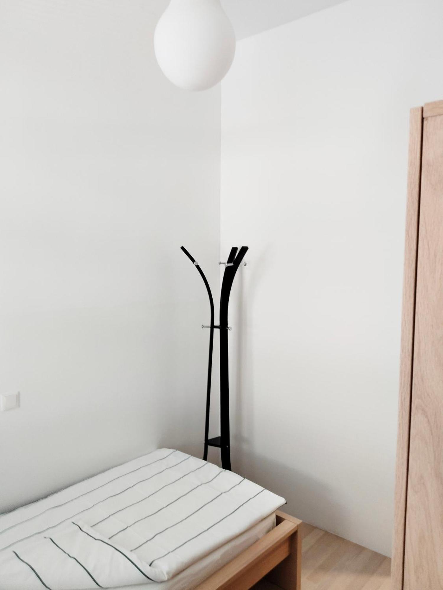 Favorit-rooms Direkt Metro-u1 Connection To Centralstation And City-center Albergue Viena