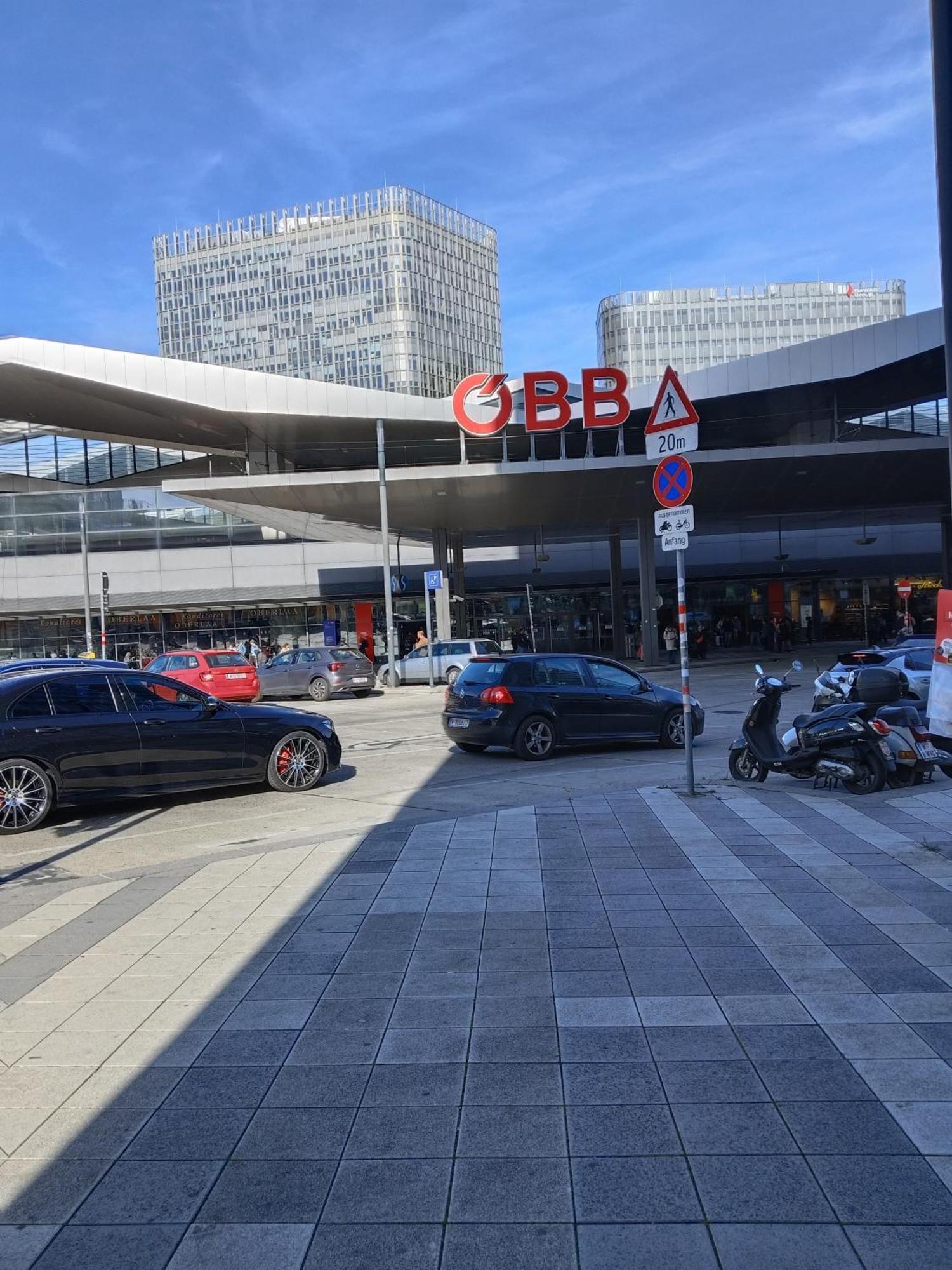 Favorit-rooms Direkt Metro-u1 Connection To Centralstation And City-center Albergue *