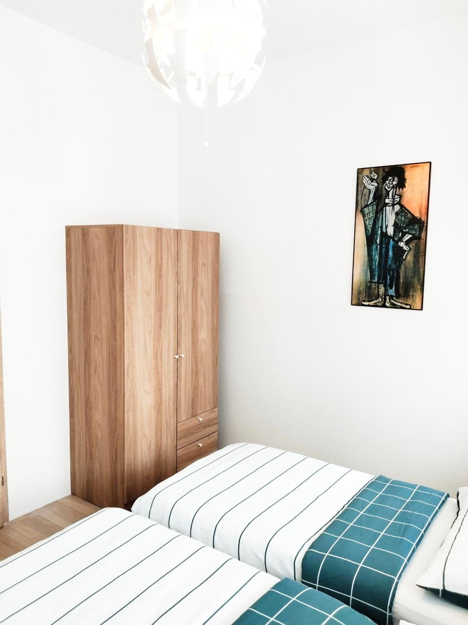 Albergue Favorit-rooms Direkt Metro-u1 Connection To Centralstation And City-center