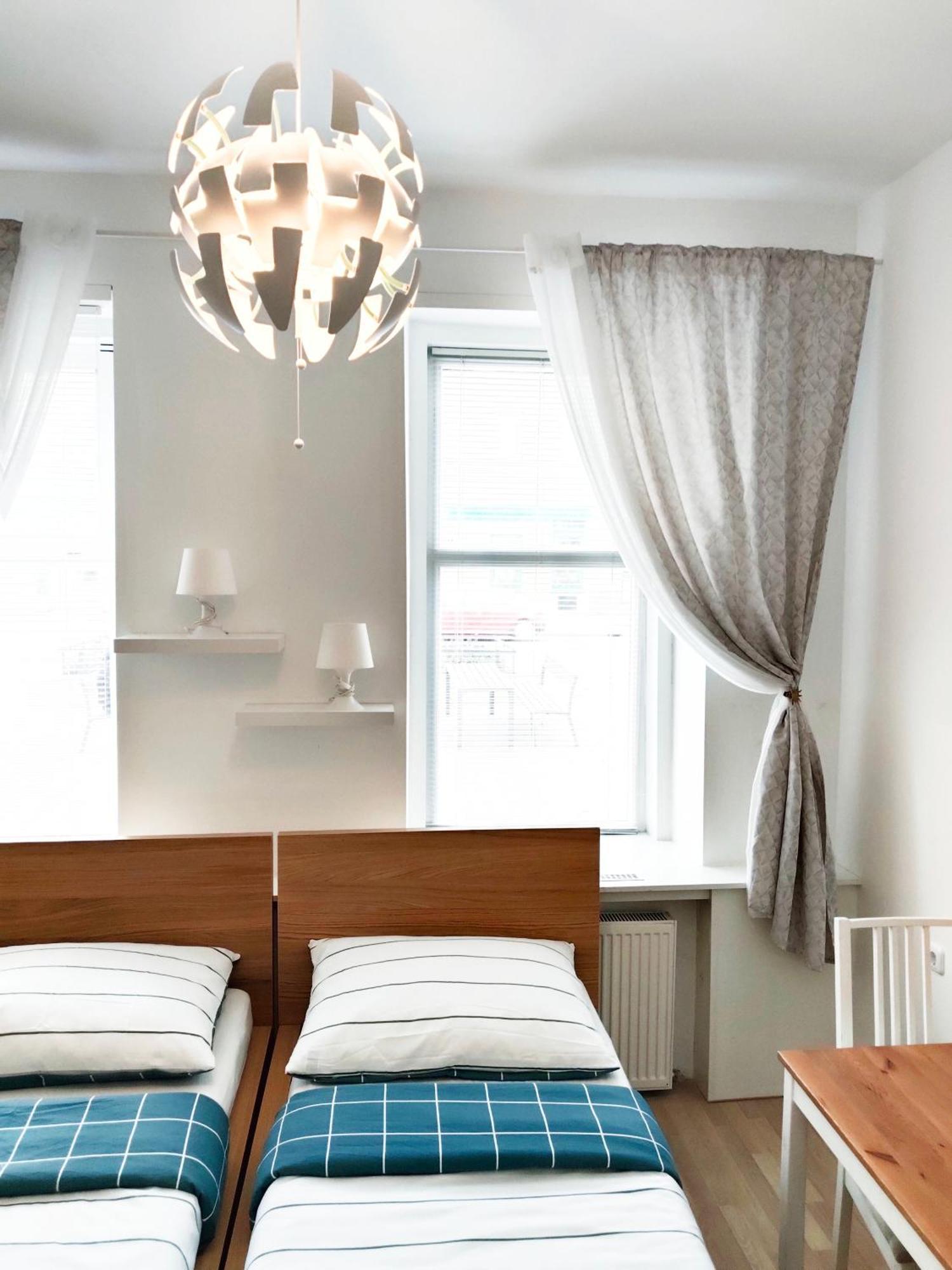 Favorit-rooms Direkt Metro-u1 Connection To Centralstation And City-center Albergue Viena