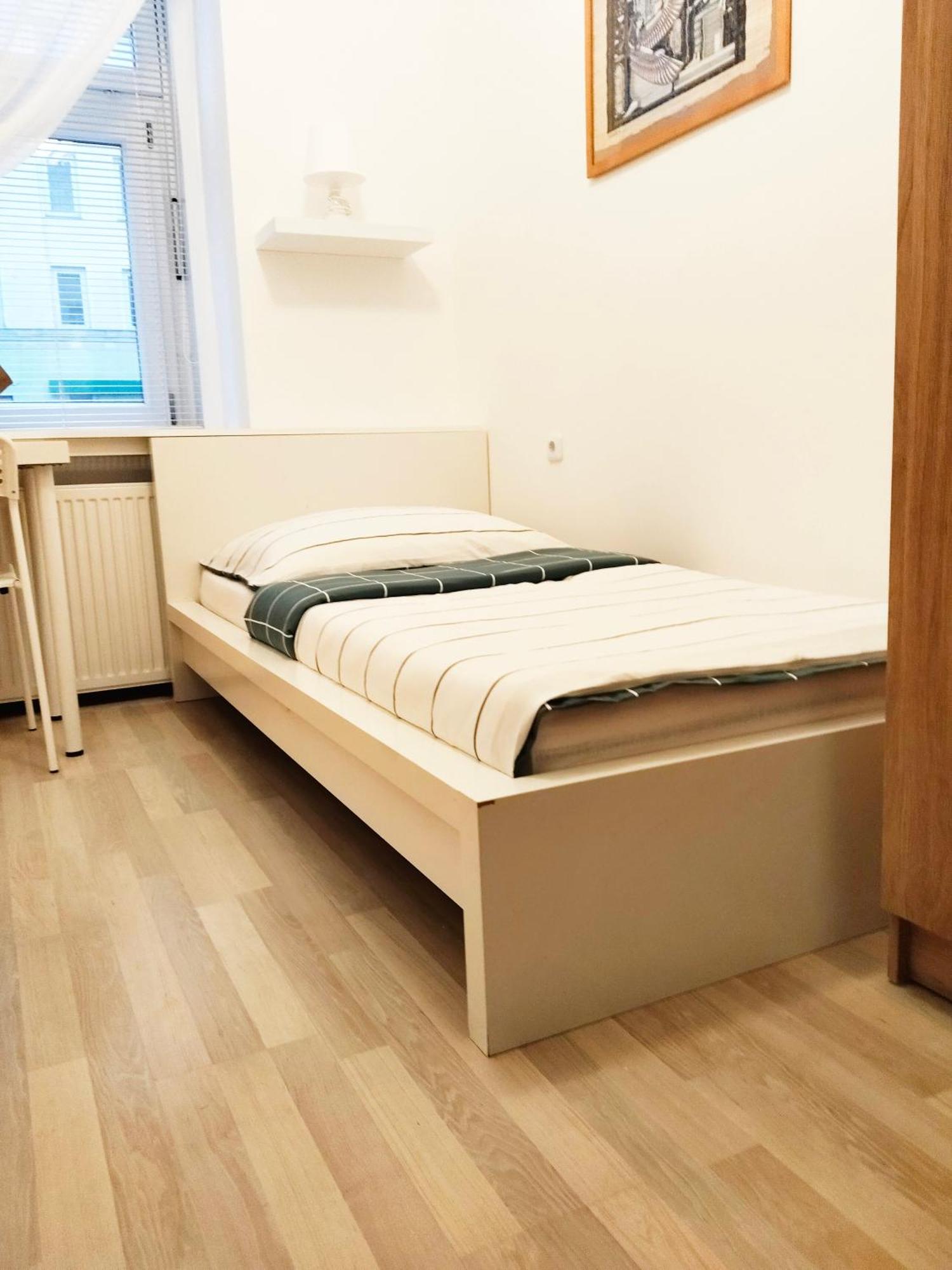 Albergue Favorit-rooms Direkt Metro-u1 Connection To Centralstation And City-center Viena